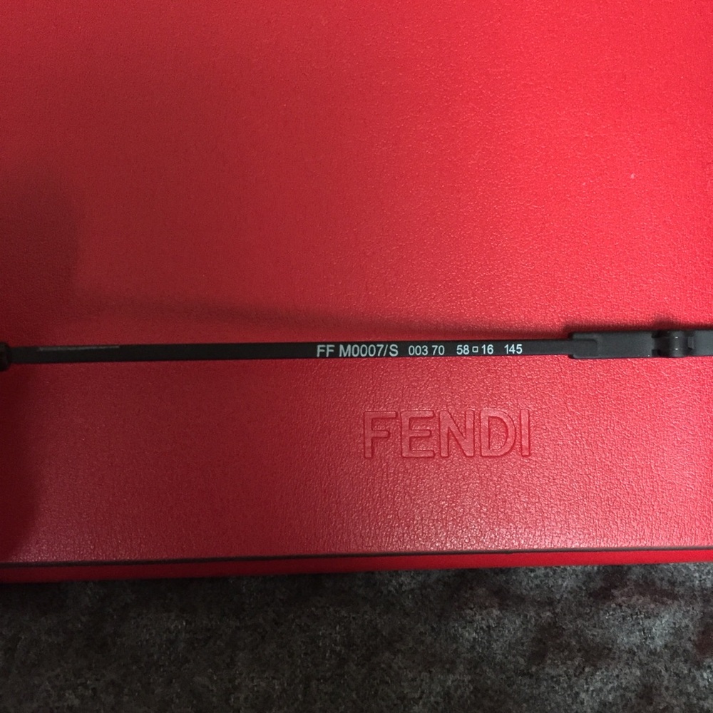 FENDI AVIATOR SUNGLASSES - Picture 4 of 9